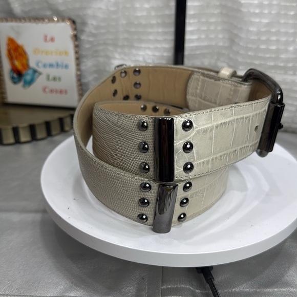 (H)Carlisle belt in matte white imitation crocodile leather with silver bucklexs main image 5